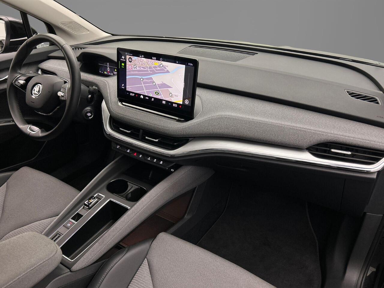 Skoda Enyaq iV Coupé 60 180pk Automaat Panoramadak, Cruise control, Achteruitrijcamera, Navigatie, LED koplampen, Parkeersensoren, Airco, App connect