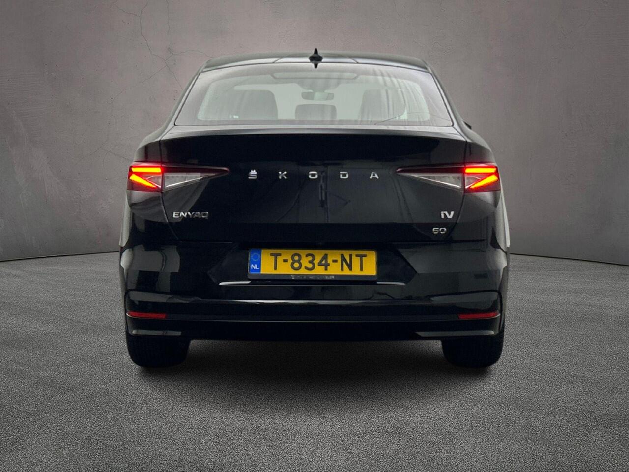 Skoda Enyaq iV Coupé 60 180pk Automaat Panoramadak, Cruise control, Achteruitrijcamera, Navigatie, LED koplampen, Parkeersensoren, Airco, App connect