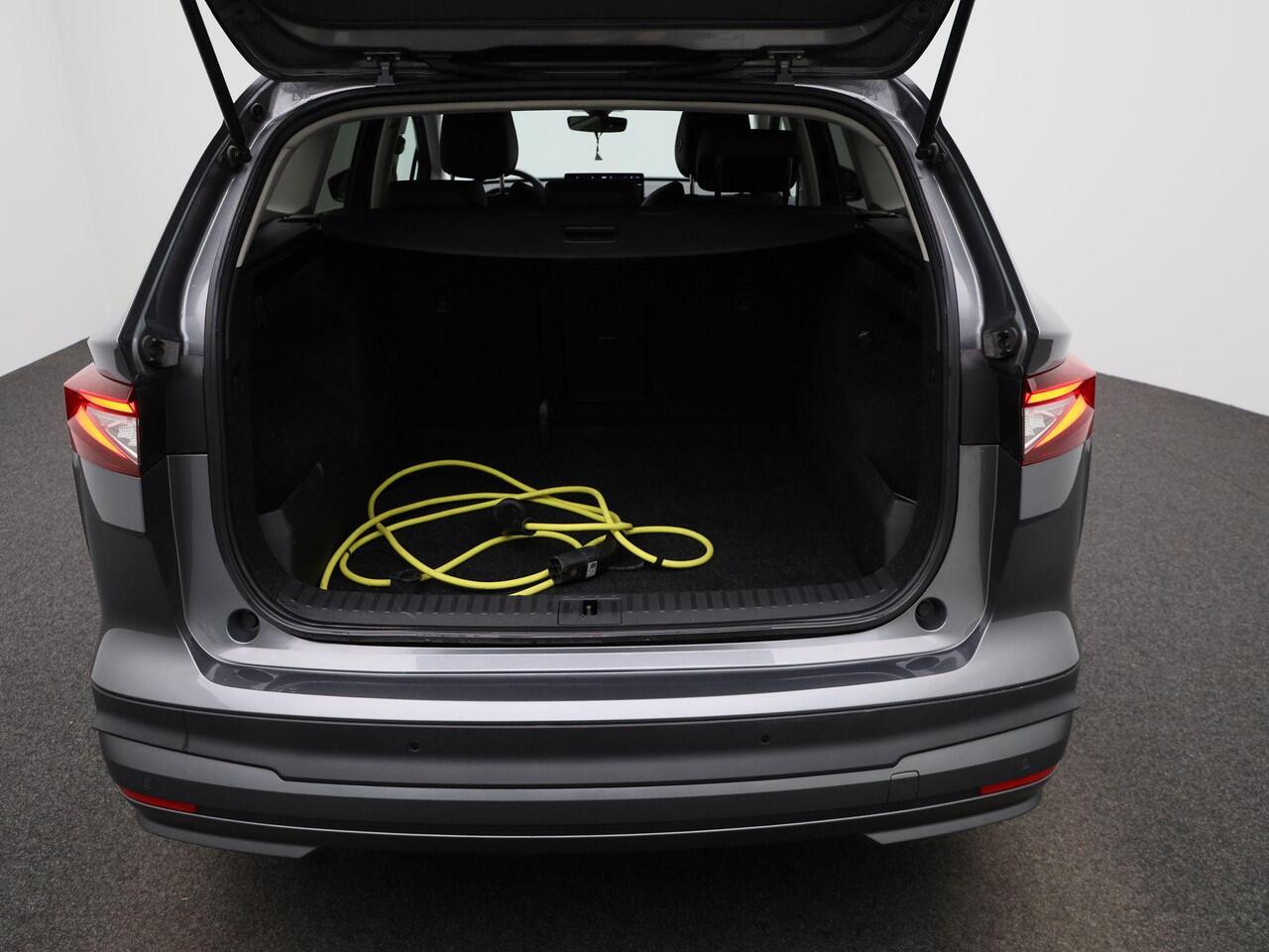 Skoda Enyaq iV 60 | Climate Control / ECC | Licht metalen velgen 20inch | Cruise control Standaard | Connectiviteit af fabriek | Navigatie | Half lederen bekleding | LED koplampen | Park Distance Control voor en achter | Achteruitrijcamera | Dakrailing |