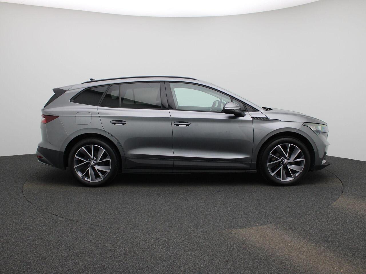 Skoda Enyaq iV 60 | Climate Control / ECC | Licht metalen velgen 20inch | Cruise control Standaard | Connectiviteit af fabriek | Navigatie | Half lederen bekleding | LED koplampen | Park Distance Control voor en achter | Achteruitrijcamera | Dakrailing |