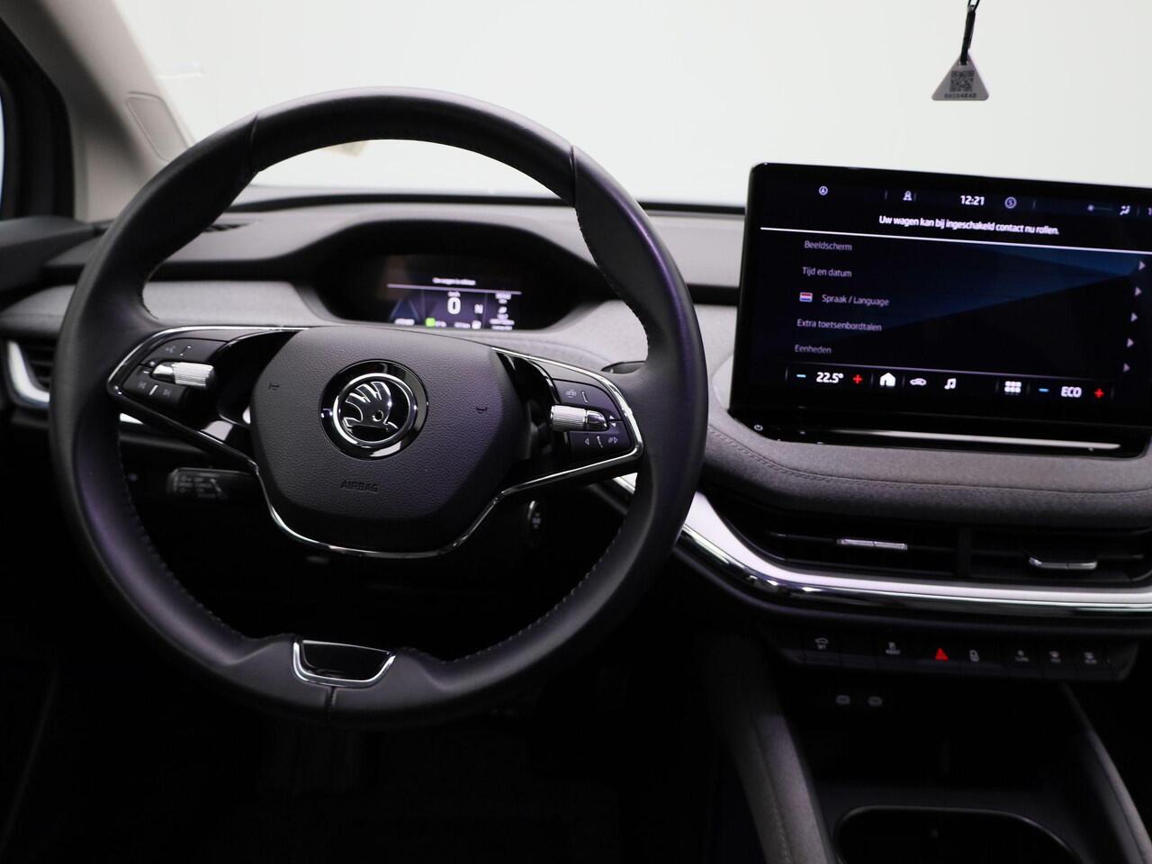 Skoda Enyaq iV 60 | Climate Control / ECC | Licht metalen velgen 20inch | Cruise control Standaard | Connectiviteit af fabriek | Navigatie | Half lederen bekleding | LED koplampen | Park Distance Control voor en achter | Achteruitrijcamera | Dakrailing |