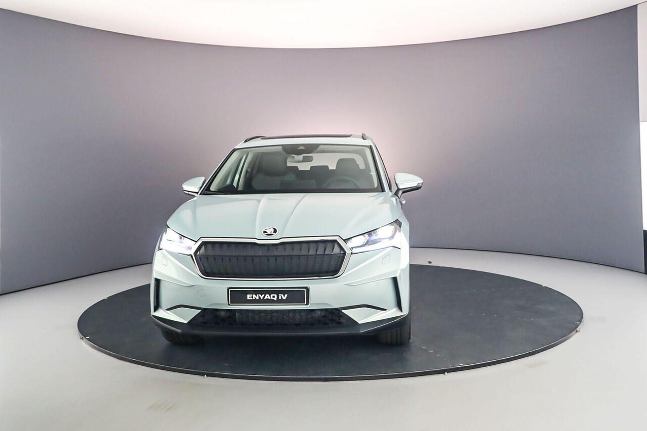 Skoda Enyaq iV 60 Business Edition Plus 180pk Automaat Panoramadak, Adaptive cruise control, Achteruitrijcamera, LED matrix koplampen, Stoelverwarming, Elektrische achterklep
