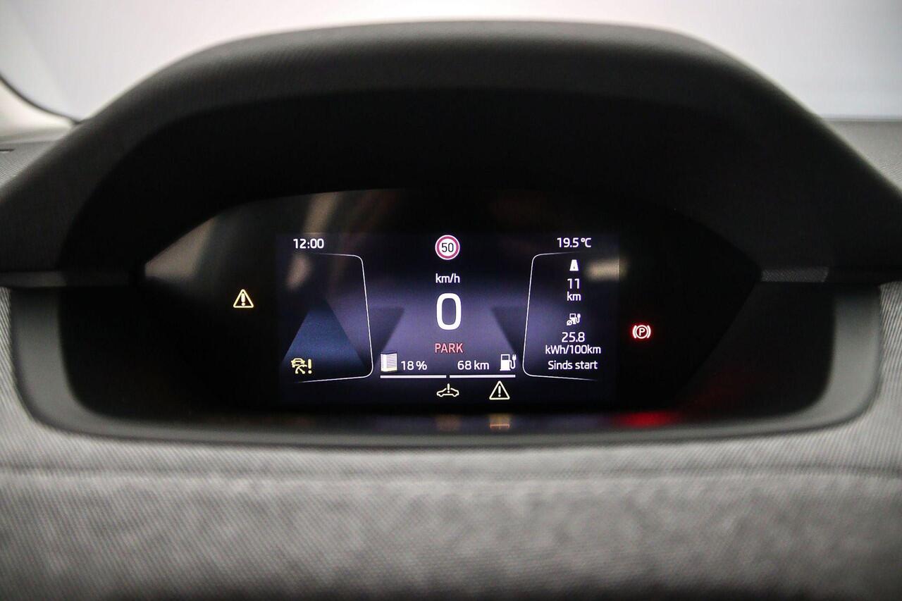 Skoda Enyaq iV 60 Business Edition Plus 180pk Automaat Panoramadak, Adaptive cruise control, Achteruitrijcamera, LED matrix koplampen, Stoelverwarming, Elektrische achterklep