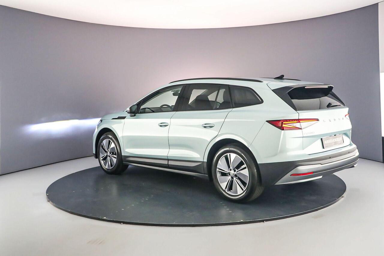 Skoda Enyaq iV 60 Business Edition Plus 180pk Automaat Panoramadak, Adaptive cruise control, Achteruitrijcamera, LED matrix koplampen, Stoelverwarming, Elektrische achterklep