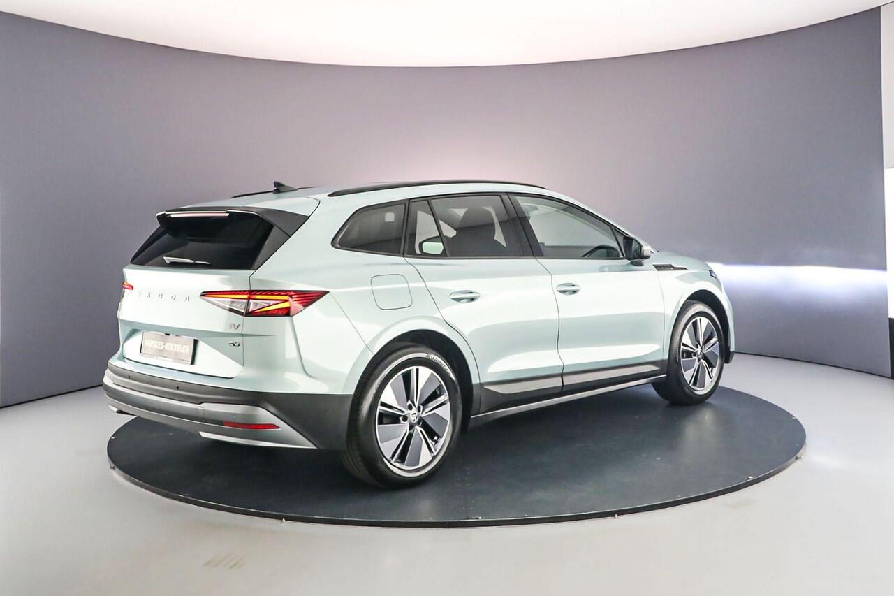 Skoda Enyaq iV 60 Business Edition Plus 180pk Automaat Panoramadak, Adaptive cruise control, Achteruitrijcamera, LED matrix koplampen, Stoelverwarming, Elektrische achterklep