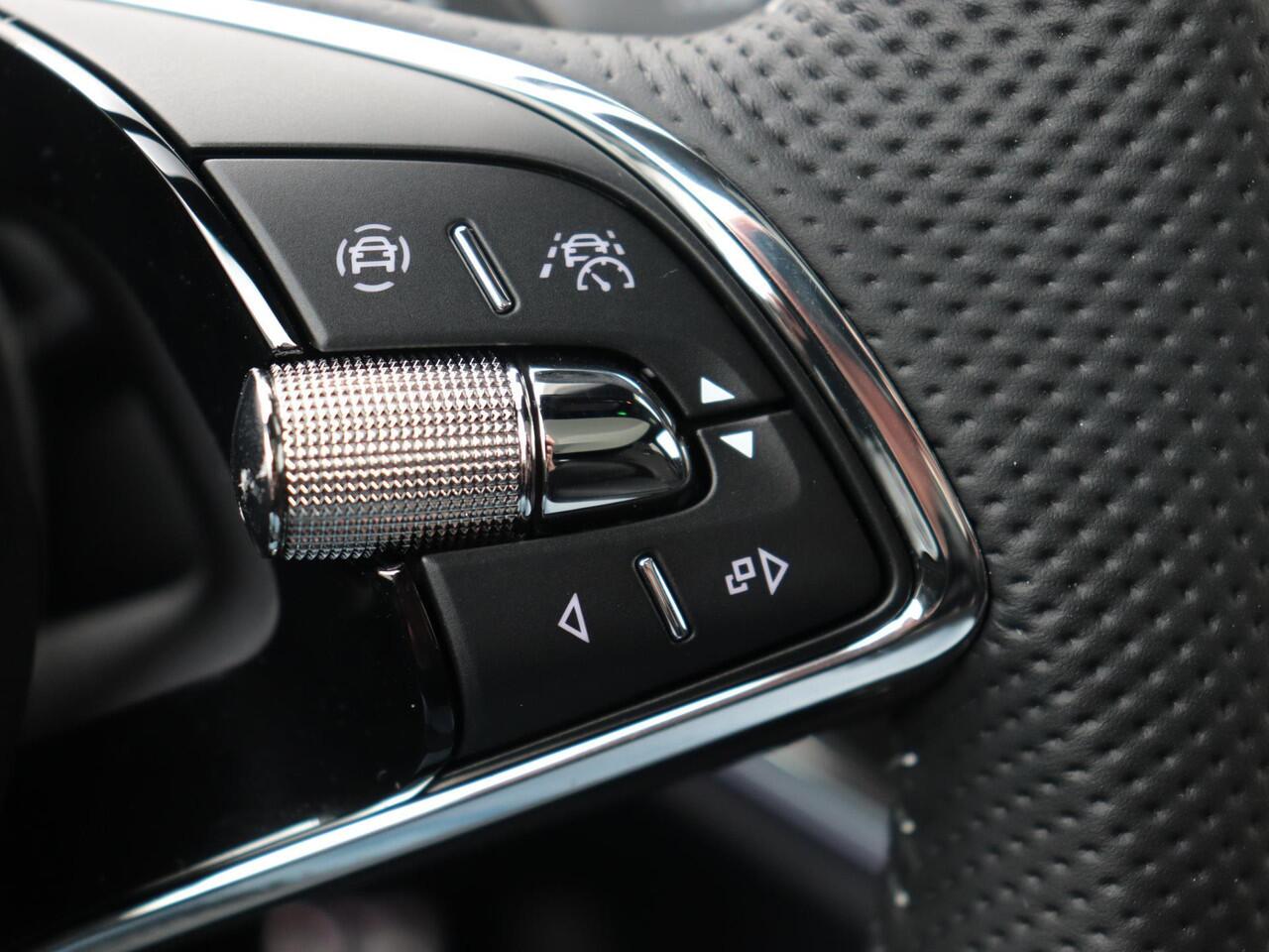 Skoda Enyaq iV Coupé 60 Sportline 180 pk | Panoramadak | SoH 91% | Apple Carplay/Android Auto | Navigatie | 21" Lichtmetalen velgen