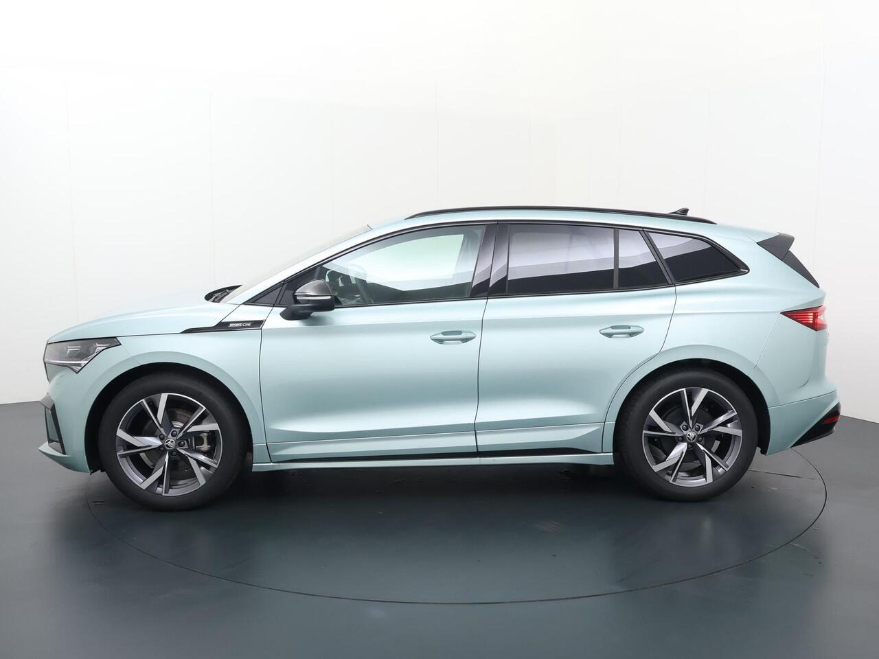 Skoda Enyaq iV 60 Sportline 180 pk Navigatie | CANTON geluidssysteem | Apple Carplay/Android Auto | Crystal Face | 20" lichtmetalen velgen |