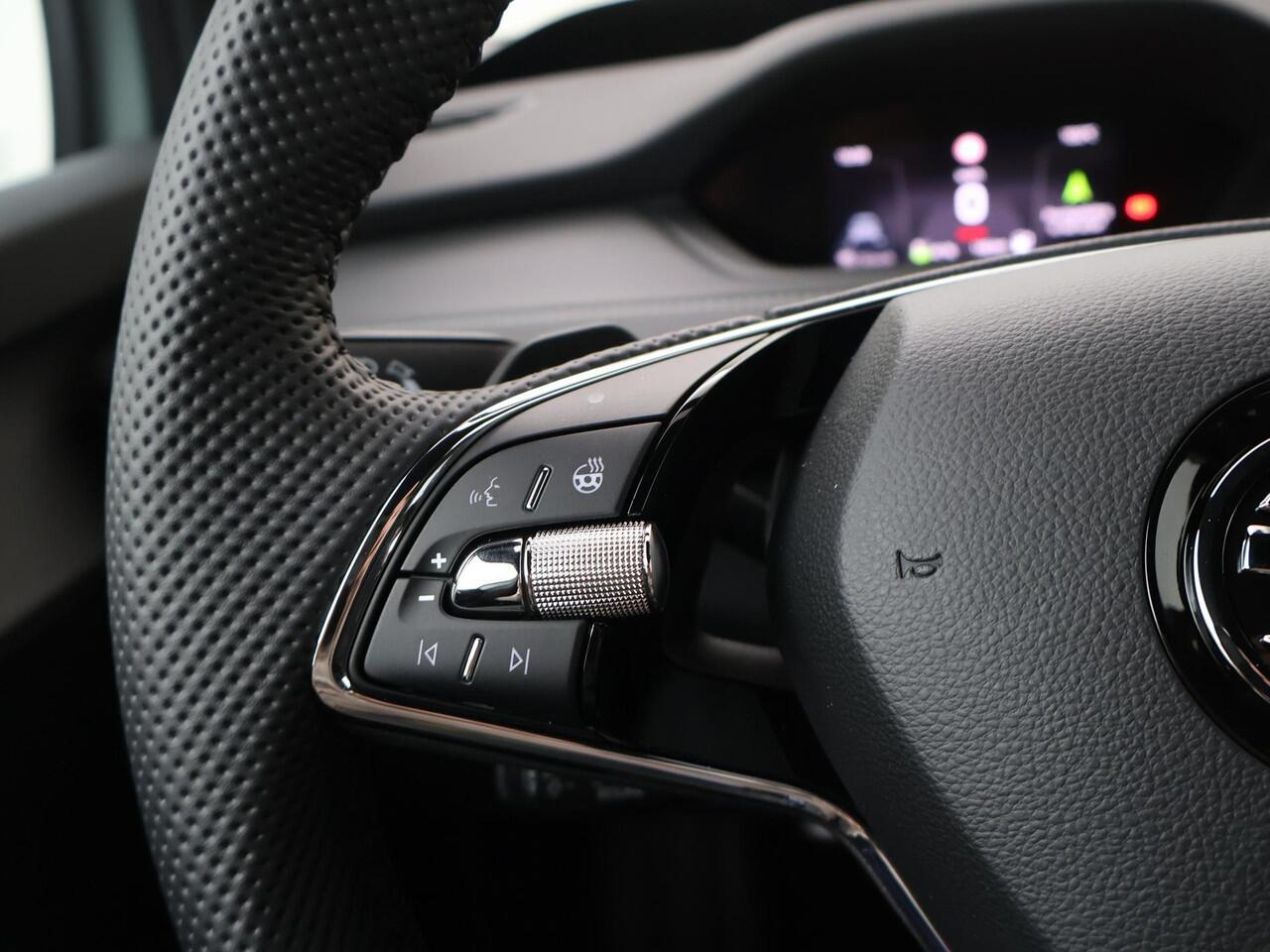 Skoda Enyaq iV 60 Sportline 180 pk Navigatie | CANTON geluidssysteem | Apple Carplay/Android Auto | Crystal Face | 20" lichtmetalen velgen |