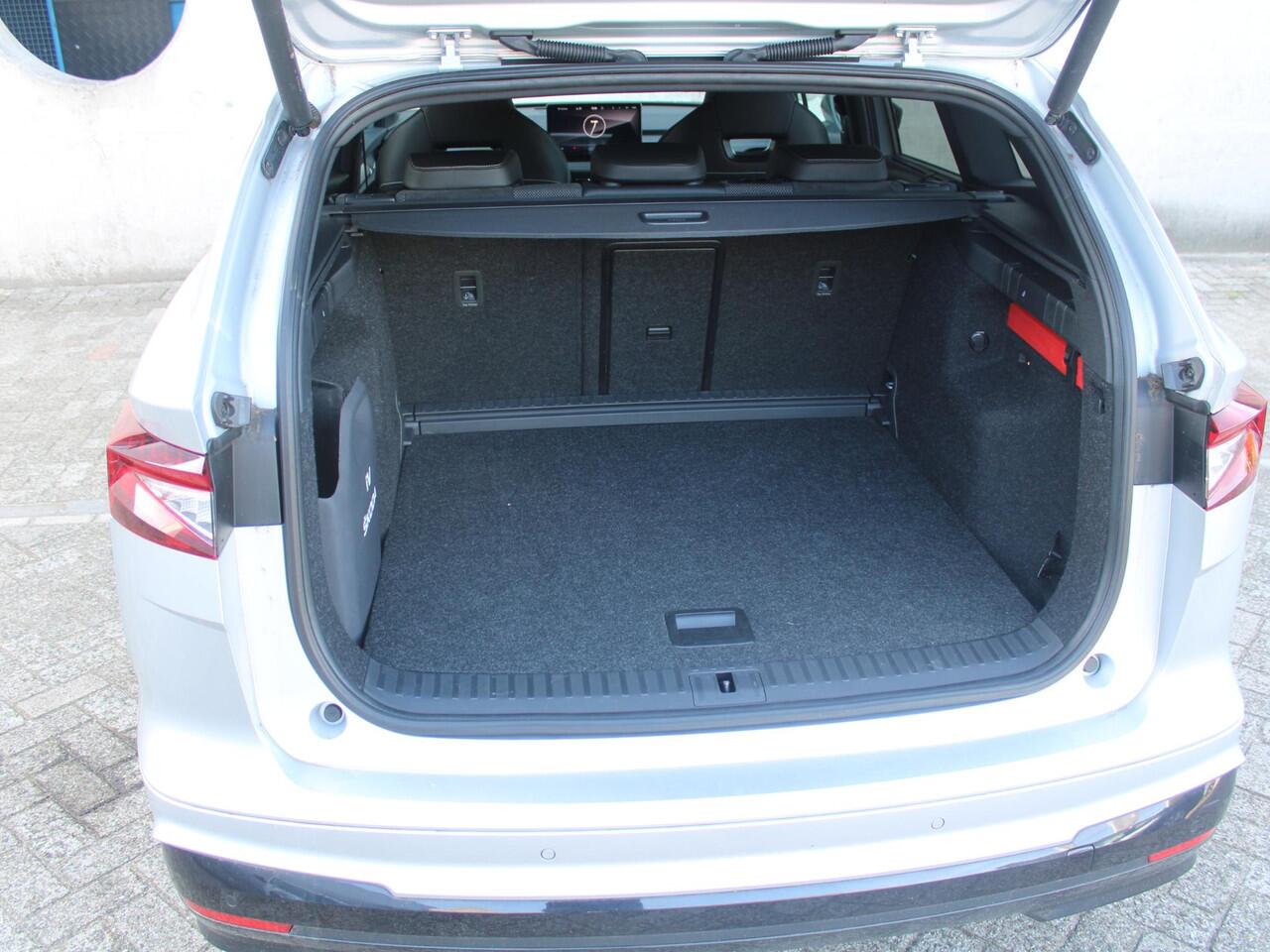 Skoda Enyaq iV 60 Sportline | TREKHAAK WEGKLAPBAAR | NAVIGATIE | ACHTERUITRIJCAMERA |