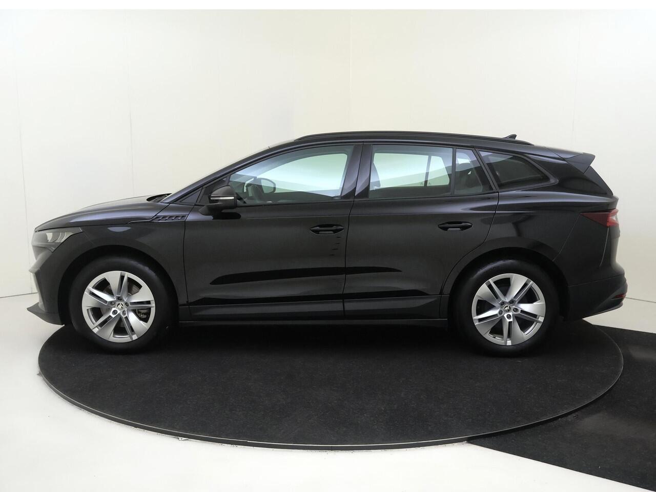 Skoda Enyaq iV 60 Selection | Navigatie | Achteruitrijcamera | Cruise control | CarPlay | Voorklimatisering | Sfeerverlichting | Elektrisch inklapbare buitenspiegels |