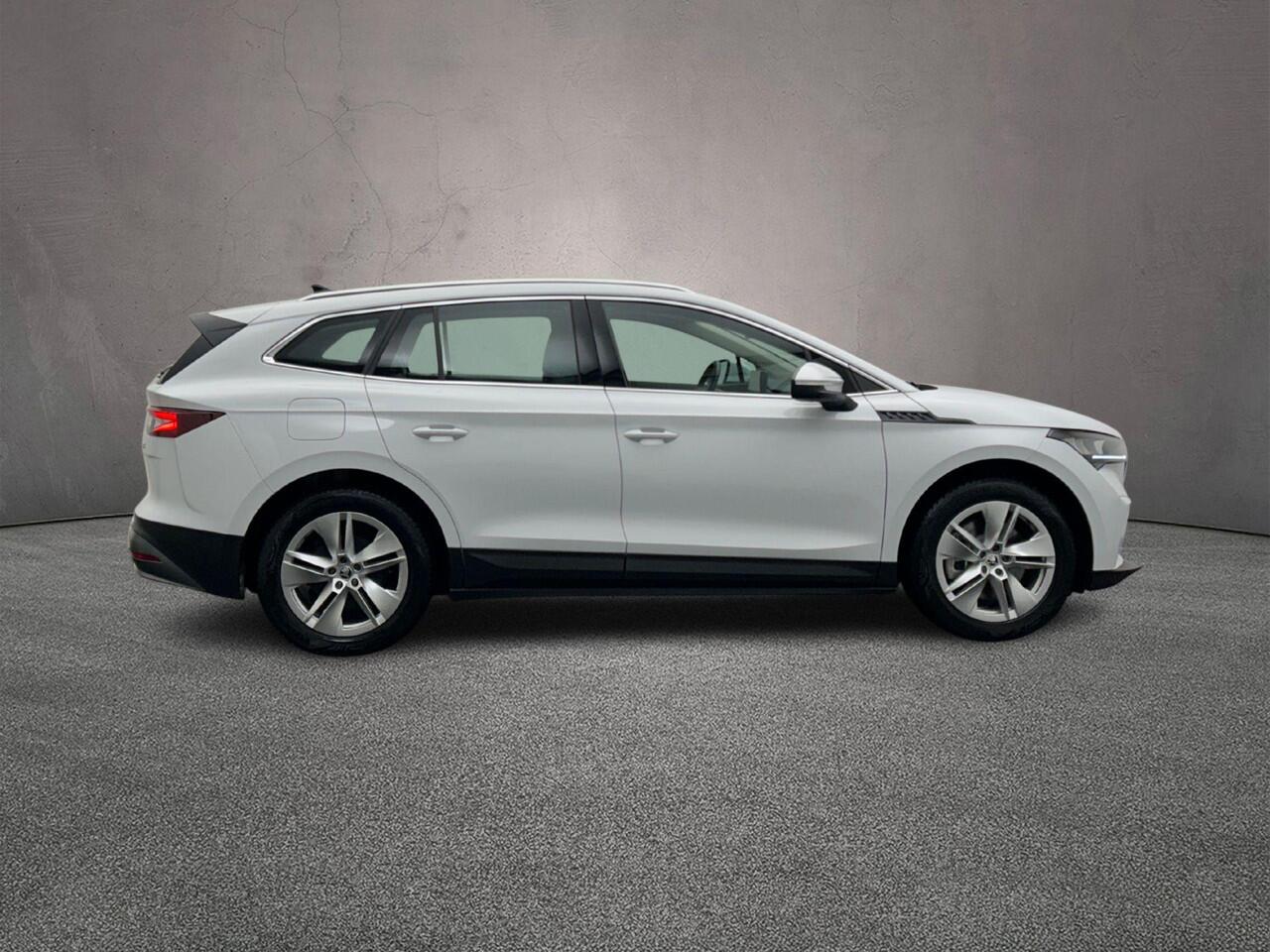 Skoda Enyaq iV 85 Selection 286pk Automaat Cruise control, Achteruitrijcamera, Navigatie, Airco, LED koplampen, Parkeersensoren, App connect, DAB, Radio, Bluetooth