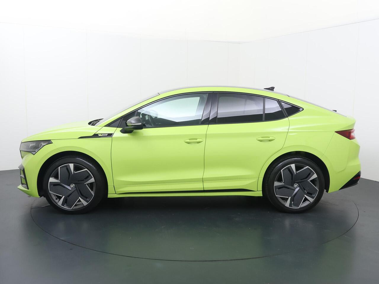 Skoda Enyaq iV Coupé 80 RS | 299 PK | Trekhaak | Warmtepomp | Panoramadak | Canton audiosysteem | 360 graden camera | Crystal Lighting grill |