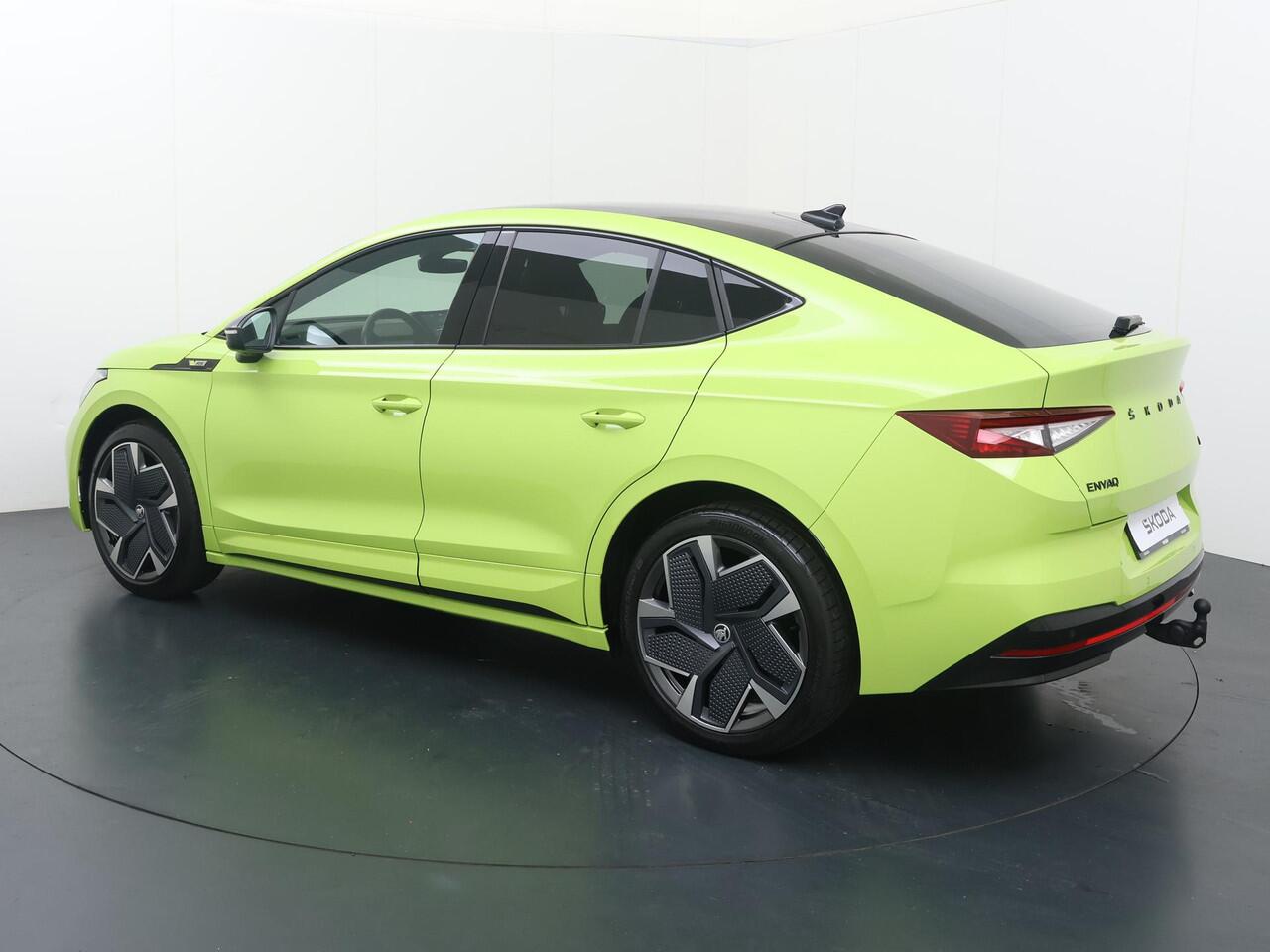 Skoda Enyaq iV Coupé 80 RS | 299 PK | Trekhaak | Warmtepomp | Panoramadak | Canton audiosysteem | 360 graden camera | Crystal Lighting grill |