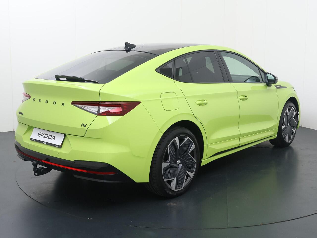 Skoda Enyaq iV Coupé 80 RS | 299 PK | Trekhaak | Warmtepomp | Panoramadak | Canton audiosysteem | 360 graden camera | Crystal Lighting grill |