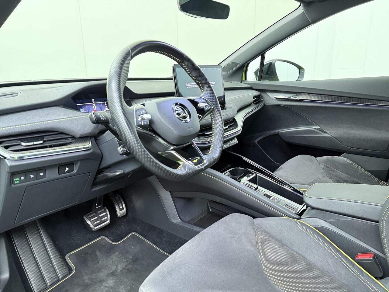 Skoda Enyaq iV Coupé 80 RS | 299 PK | Trekhaak | Warmtepomp | Panoramadak | Canton audiosysteem | 360 graden camera | Crystal Lighting grill |