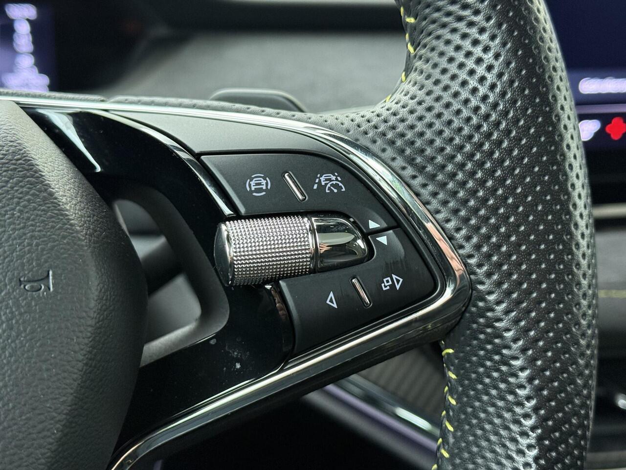 Skoda Enyaq iV Coupé 80 RS | 299 PK | Trekhaak | Warmtepomp | Panoramadak | Canton audiosysteem | 360 graden camera | Crystal Lighting grill |