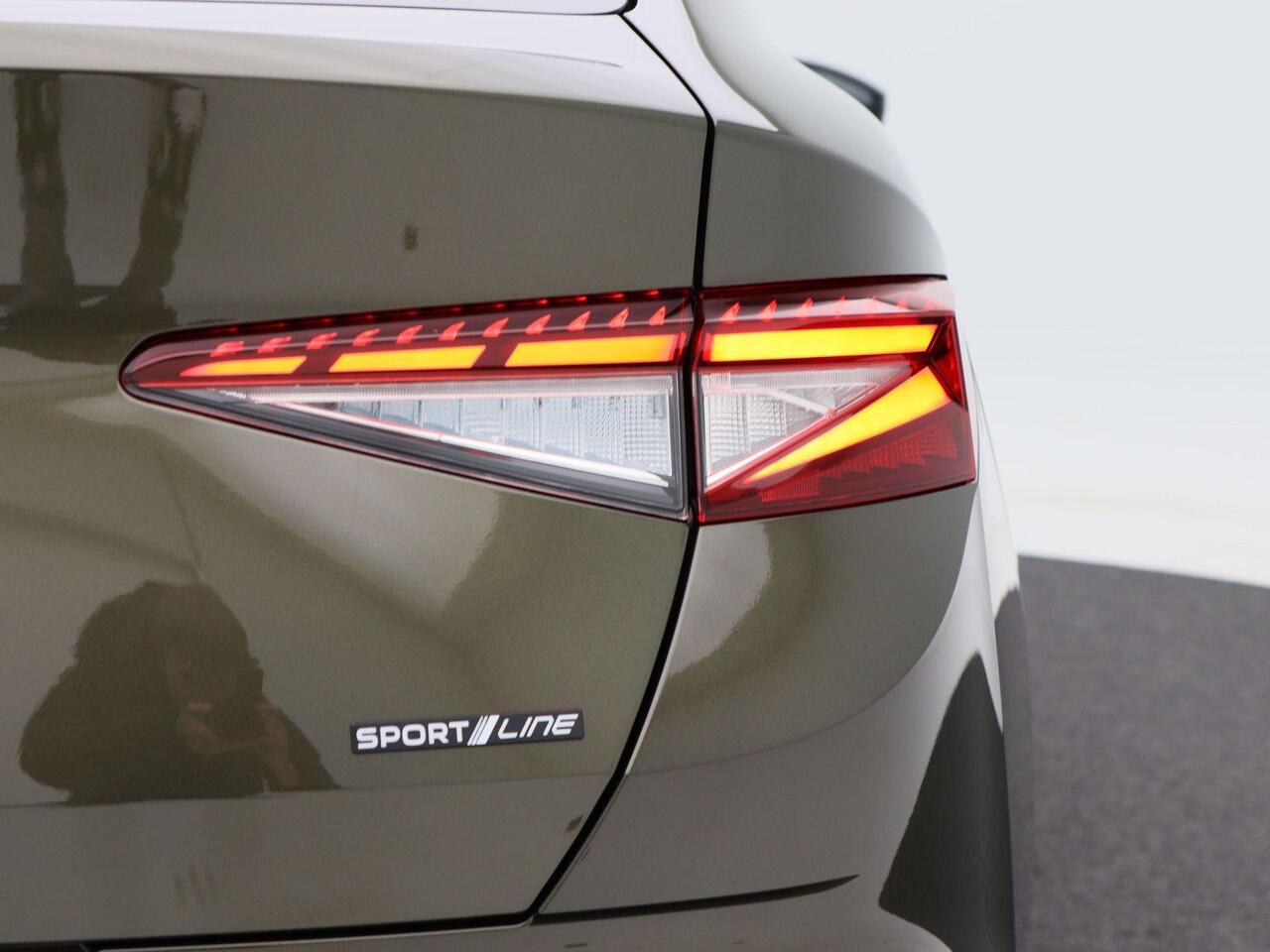 Skoda Enyaq iV Coupé Sportline 85 | 286 PK | Head-up display | 360 camera | Stoelverwarming | 21" velgen |