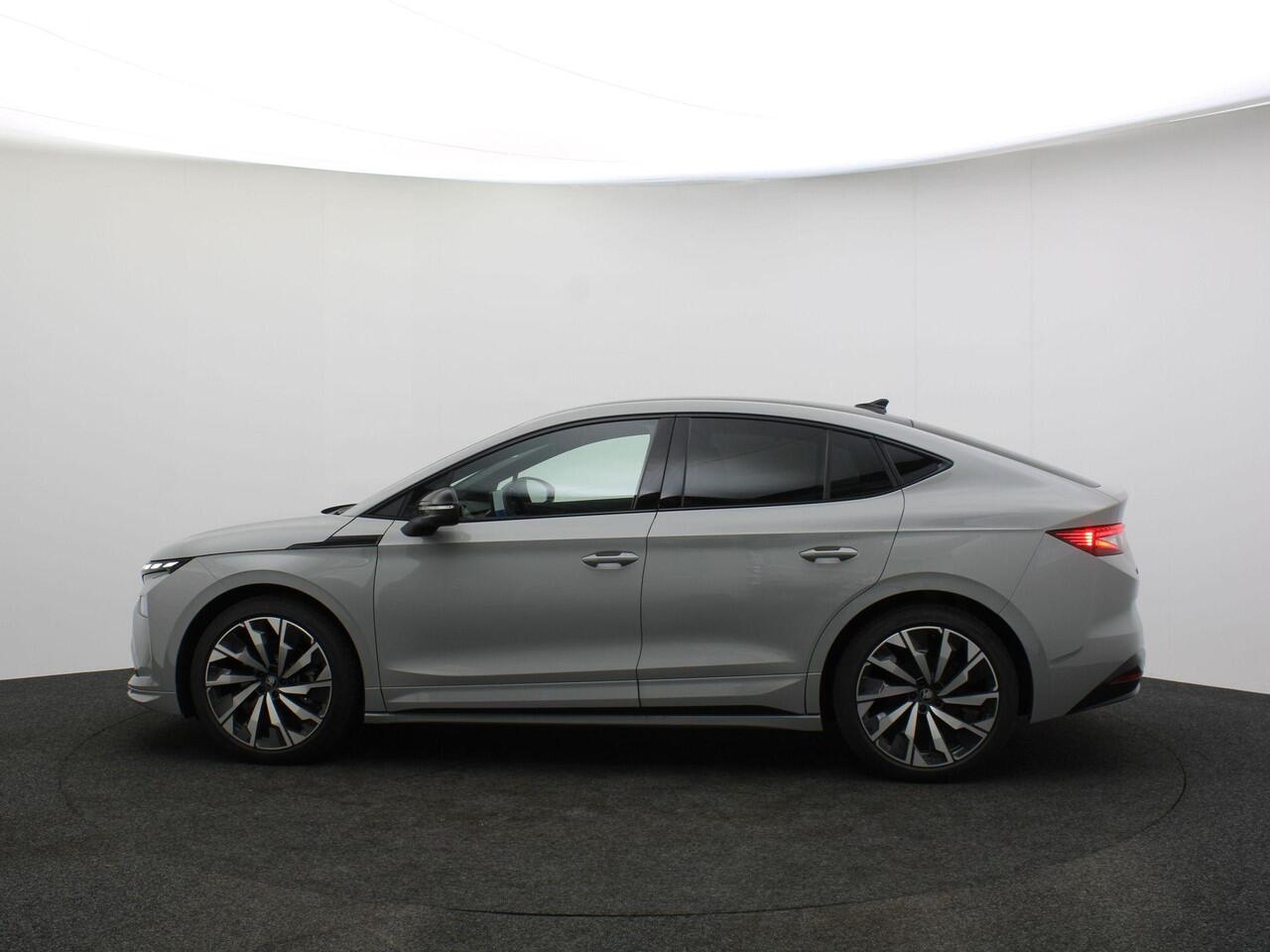 Skoda Enyaq iV Coupé 60 Sportline 204pk Automaat Adaptive cruise control, Achteruitrijcamera, Panoramadak, Navigatie, Stuurwiel verwarmd, Stoelverwarming, LED matrix koplampen, Parkeersensoren