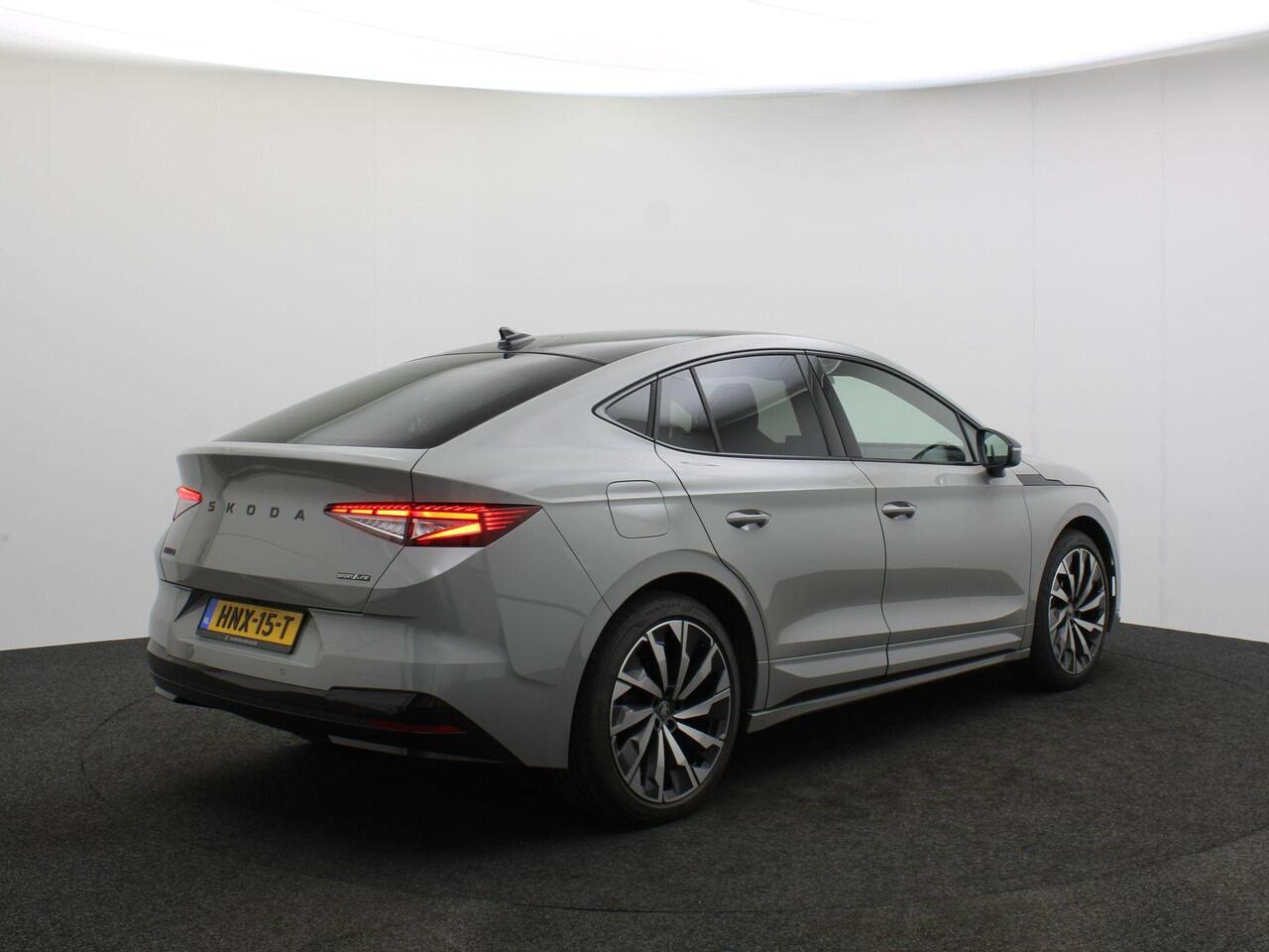 Skoda Enyaq iV Coupé 60 Sportline 204pk Automaat Adaptive cruise control, Achteruitrijcamera, Panoramadak, Navigatie, Stuurwiel verwarmd, Stoelverwarming, LED matrix koplampen, Parkeersensoren