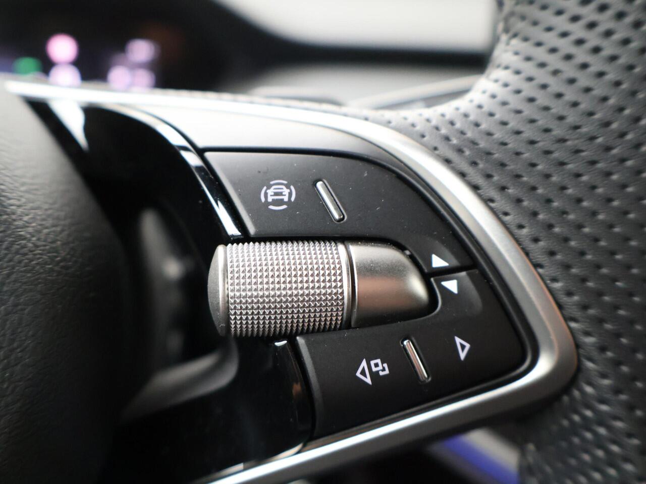 Skoda Enyaq iV 60 Sportline 204 PK | 21" lichtmetalen velgen | Trekhaak | Head-Up Display | Light band | Canton Sound | 360 graden camera |