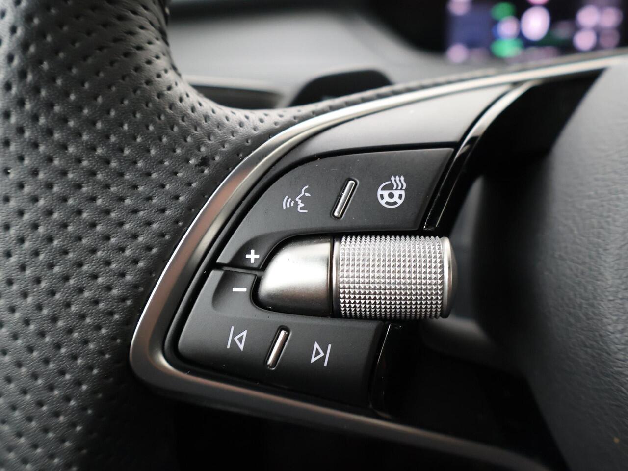 Skoda Enyaq iV 60 Sportline 204 PK | 21" lichtmetalen velgen | Trekhaak | Head-Up Display | Light band | Canton Sound | 360 graden camera |