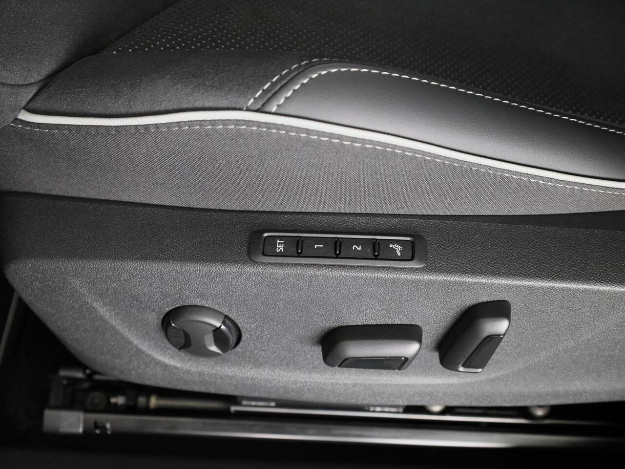 Skoda Enyaq iV 60 Sportline 204 pk | Panoramadak | Adaptive Cruise Control | Blind Spot |