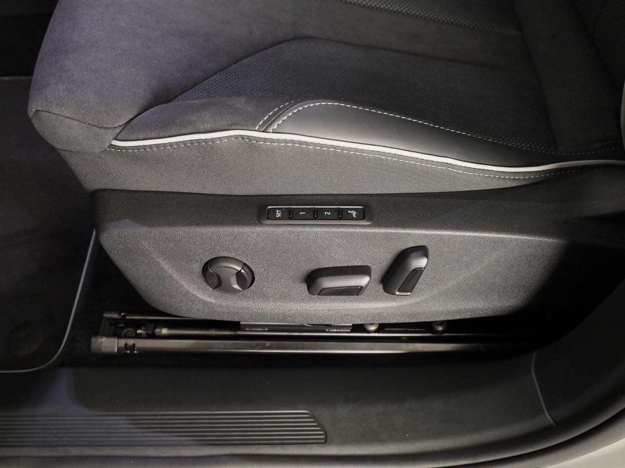 Skoda Enyaq iV 85 Sportline 286 pk 21 inch | Head up | Lightband | Blind spot | Adaptive Cruise | Panoramadak