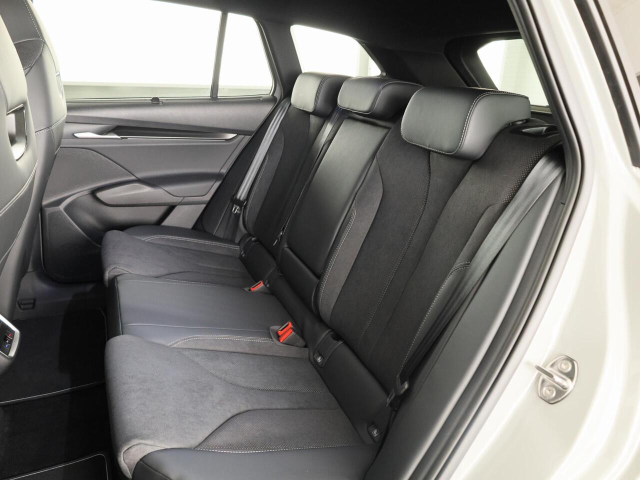 Skoda Enyaq iV 85 Sportline 286 pk 21 inch | Head up | Lightband | Blind spot | Adaptive Cruise | Panoramadak