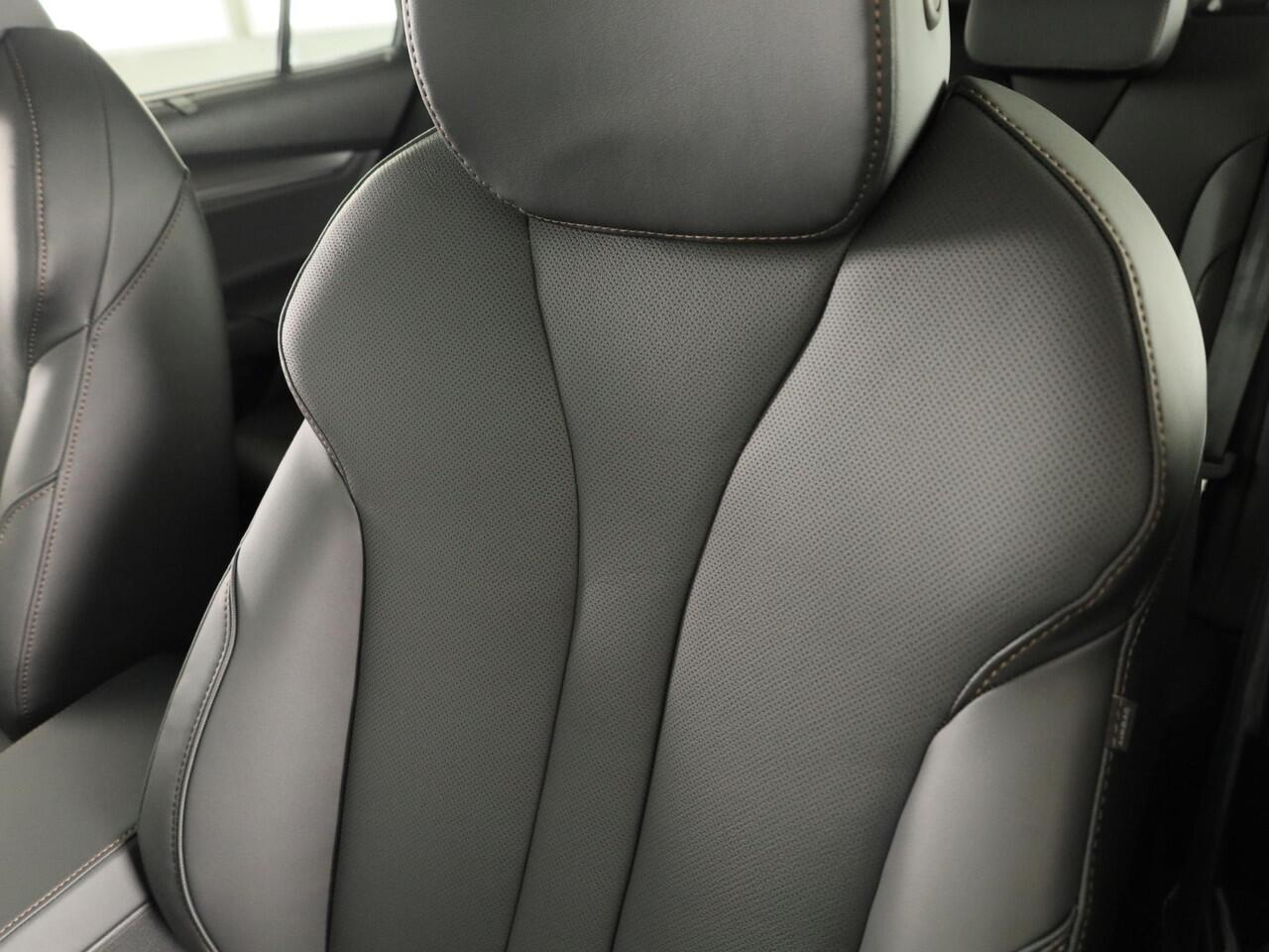 Skoda Enyaq iV 85 Business Edition 286 pk | Panoramadak | Lederen bekleding | Wegklapbare trekhaak | 20 inch lichtmetalen velgen