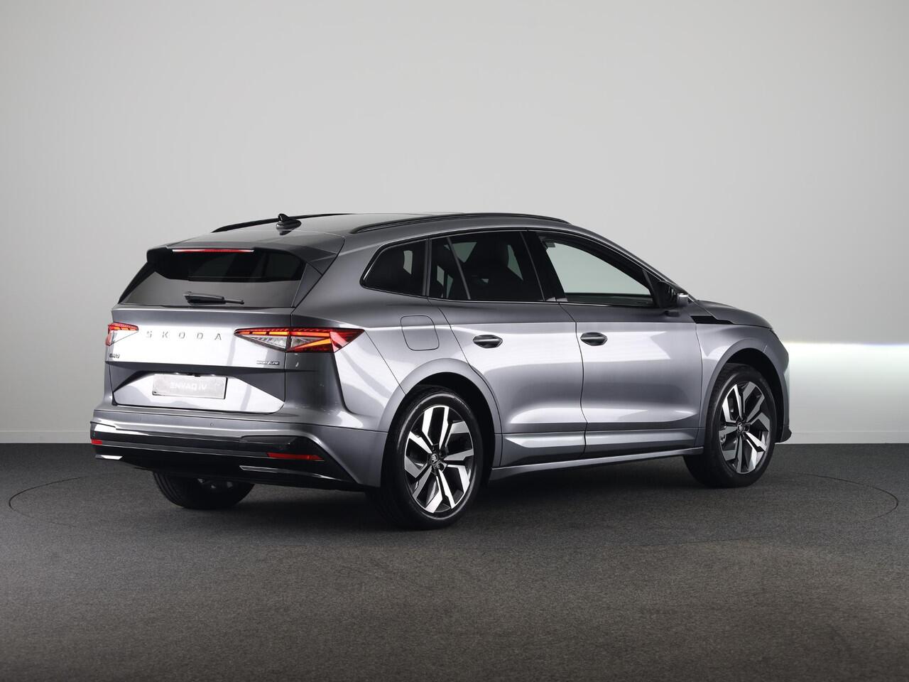 Skoda Enyaq iV 60 Sportline 204pk | Panoramadak | Light Band | Head up | Canton Sound | Elek. stoel | Adaptive Cruise | Blind spot