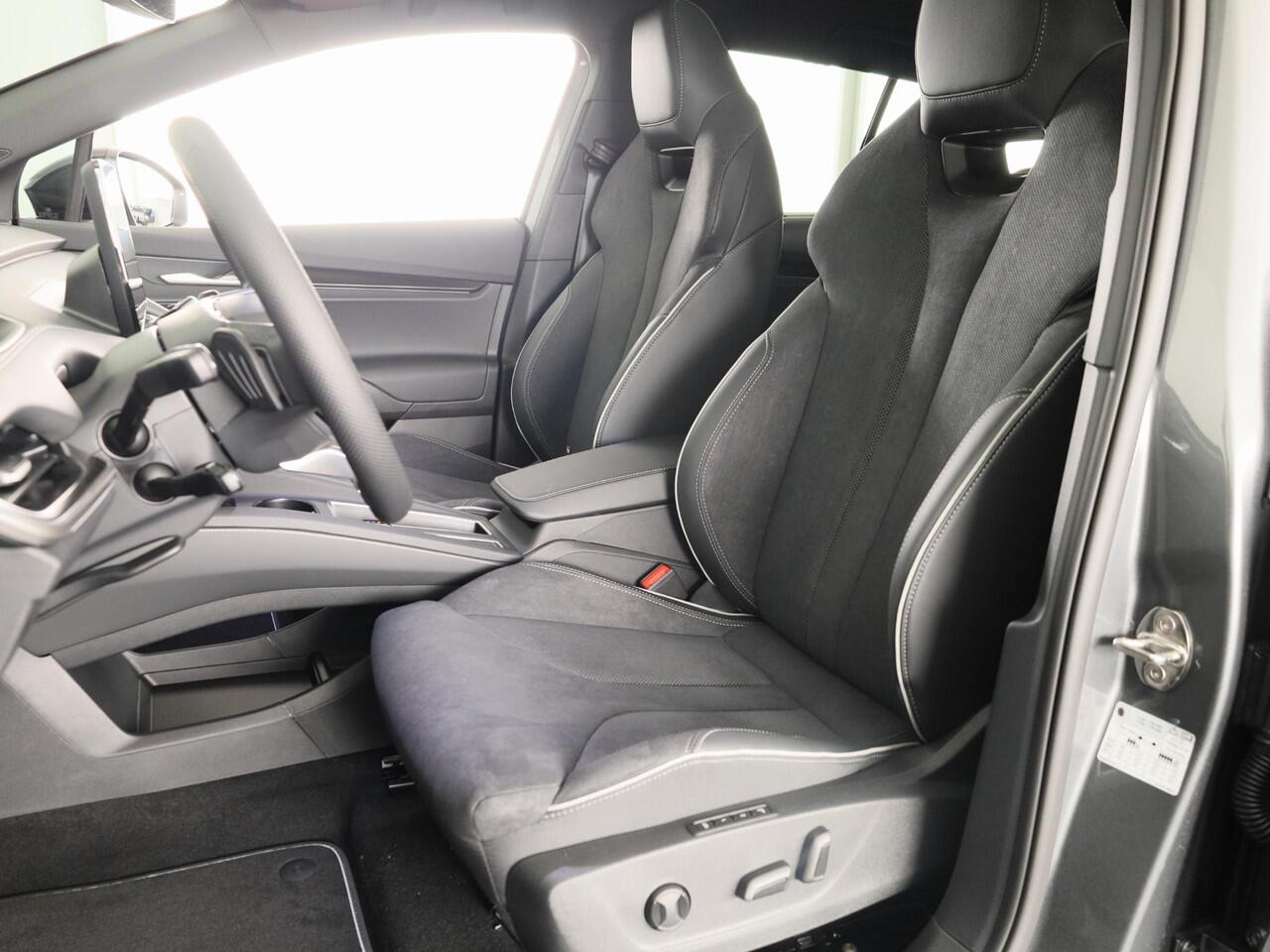 Skoda Enyaq iV 60 Sportline 204pk | Panoramadak | Light Band | Head up | Canton Sound | Elek. stoel | Adaptive Cruise | Blind spot