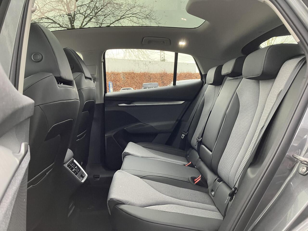 Skoda Enyaq iV Coupé 85 Selection Elektromotor 286 PK | 21" Lichtmetalen velgen | Trekhaak | Clever Upgrade Pakket |