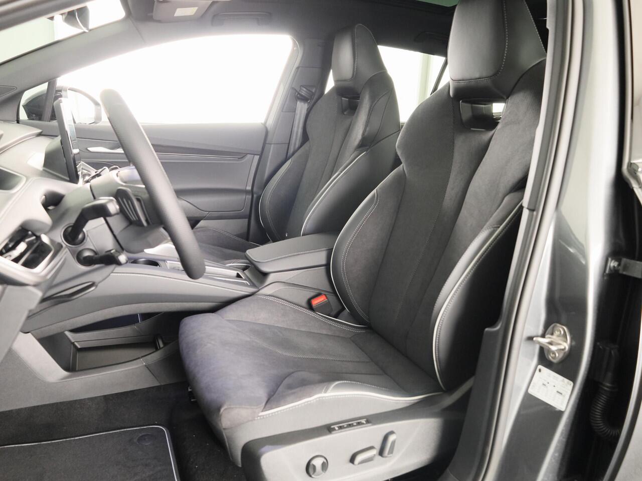 Skoda Enyaq iV 60 Sportline 204pk | Panoramadak | Adaptive Cruise | Blind Sot | Elek. stoel | Stuurverwarming | Stoelverwarming