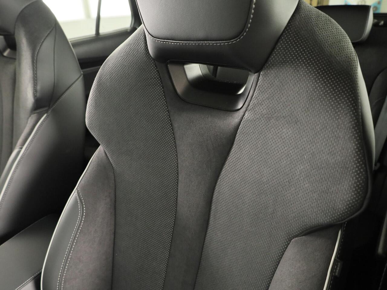 Skoda Enyaq iV 60 Sportline 204pk | Panoramadak | Adaptive Cruise | Blind Sot | Elek. stoel | Stuurverwarming | Stoelverwarming