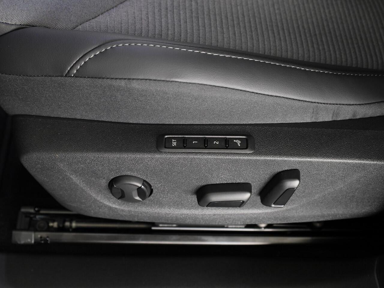 Skoda Enyaq iV 85 Business Edition 286pk | Panoramadak | Elek. stoel |