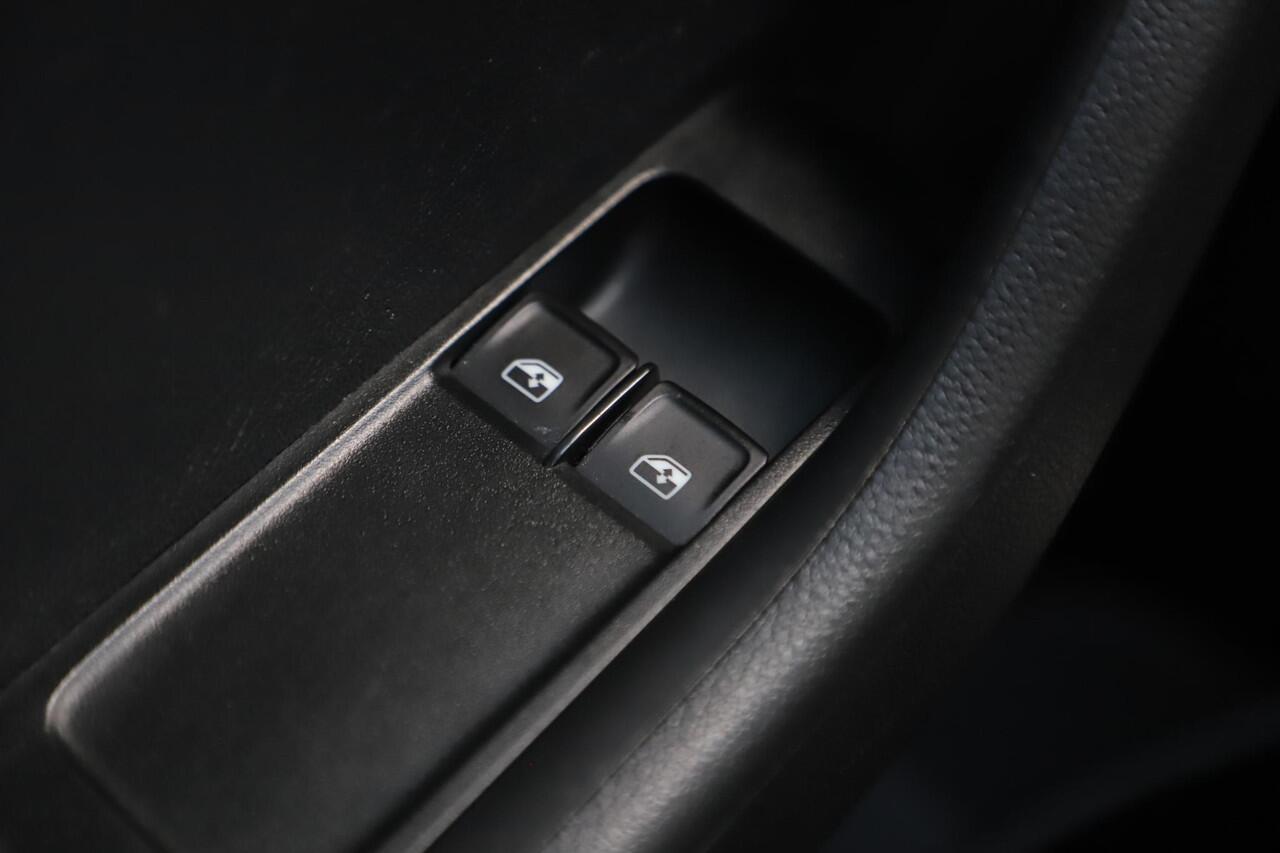 Skoda FABIA Combi 1.0 TSI Drive 95PK Airco Radio Stoelverwarming Elektrische Ramen