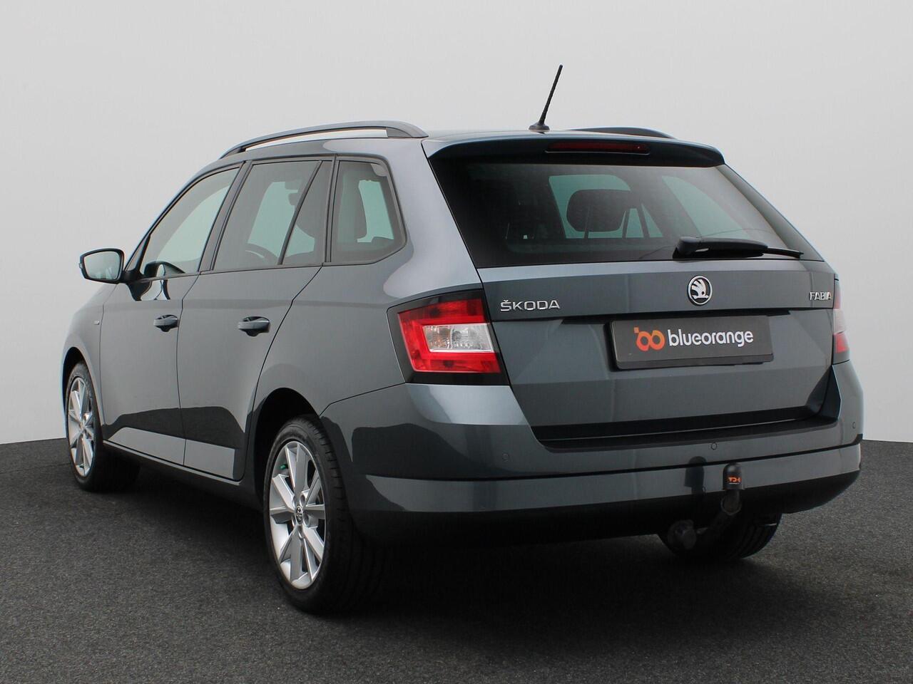 Skoda FABIA Combi 1.0 TSI Clever 95PK Trekhaak, Stoelverwarming, Climate control, Cruise control, Parkeersensoren achter, Navi, 16" LM Velgen