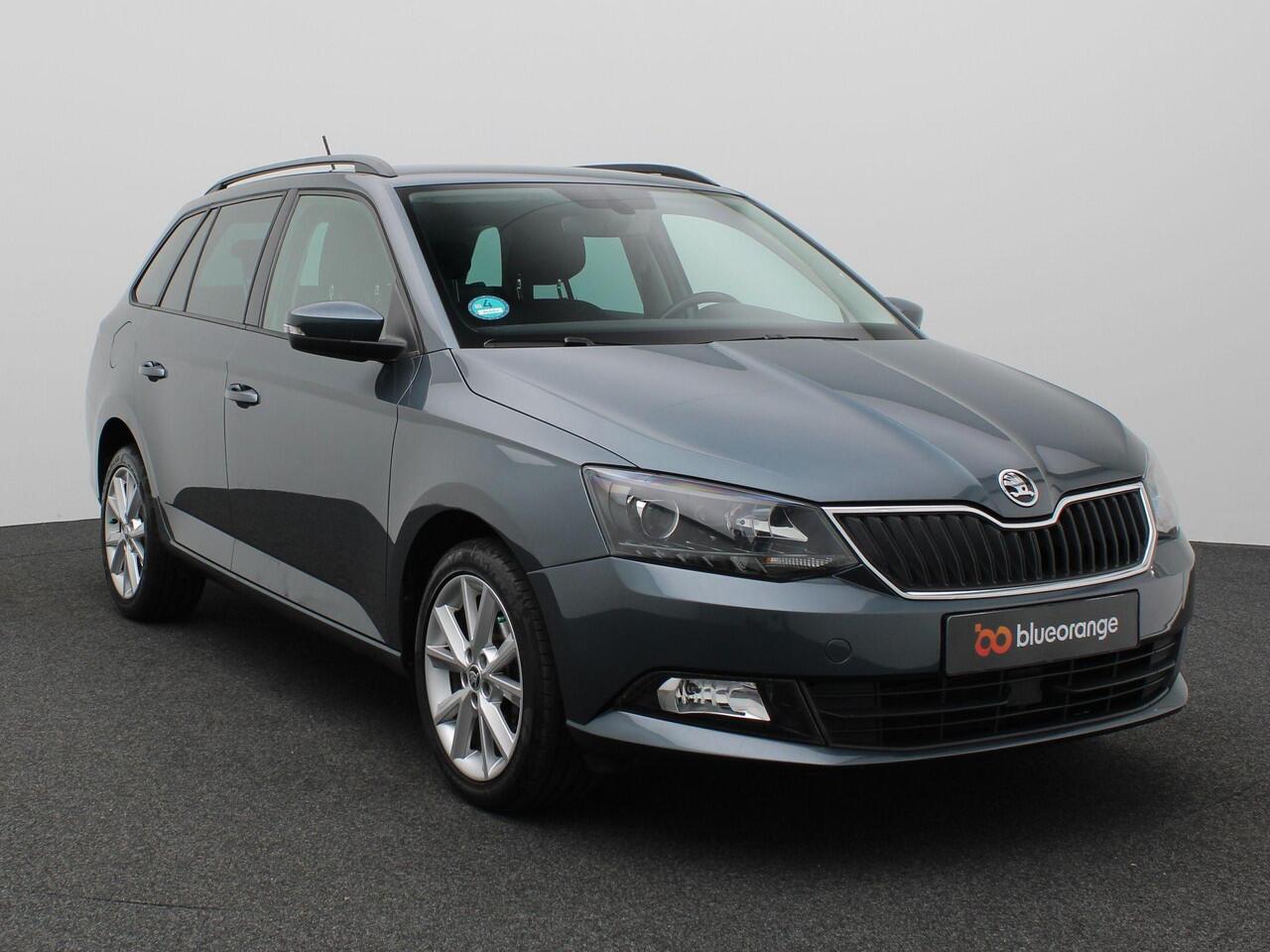 Skoda FABIA Combi 1.0 TSI Clever 95PK Trekhaak, Stoelverwarming, Climate control, Cruise control, Parkeersensoren achter, Navi, 16" LM Velgen
