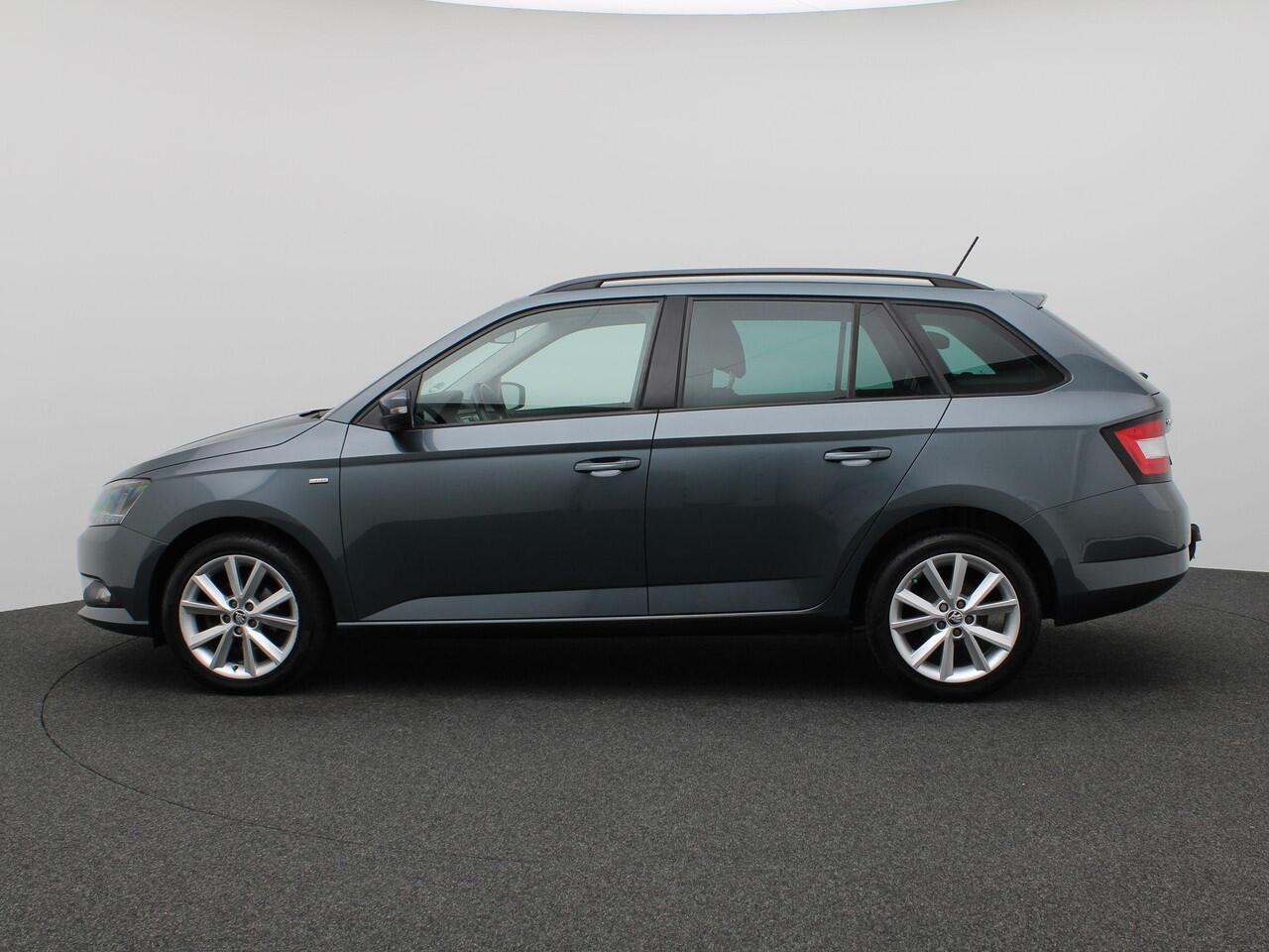 Skoda FABIA Combi 1.0 TSI Clever 95PK Trekhaak, Stoelverwarming, Climate control, Cruise control, Parkeersensoren achter, Navi, 16" LM Velgen