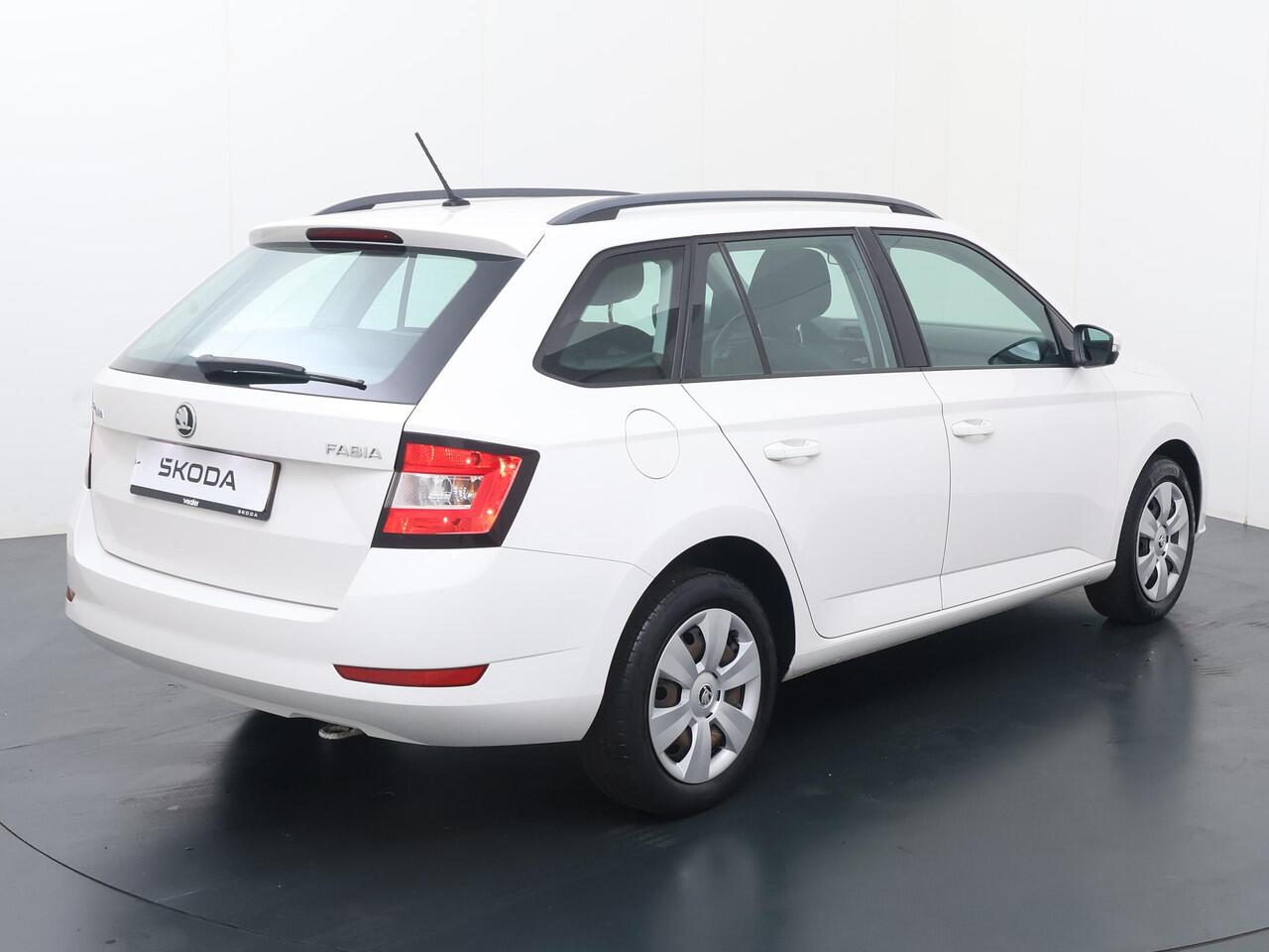 Skoda FABIA Combi 1.0 Active | 75 PK | Cruise control | Airco | Apple Carplay/Android Auto |