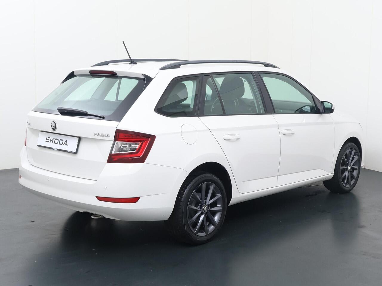 Skoda FABIA Combi 1.0 TSI Business Edition | 95 PK | Climate control | Cruise control | Apple Carplay/Android Auto |