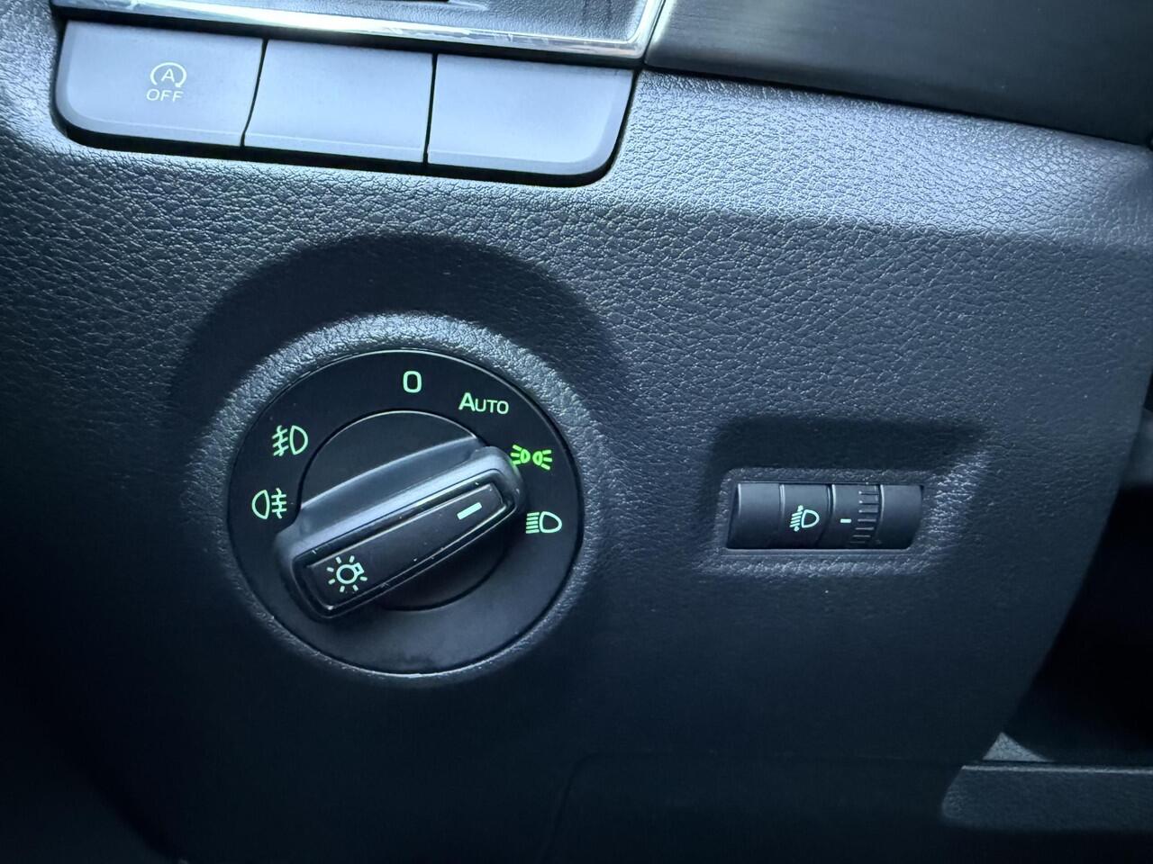 Skoda FABIA Combi 1.0 Business Edition ?Nieuw Model ?Apple Carplay & Android Auto ?Navigatie ?Climate ?Stoelverwarming ?Cruise ?Parkeersensoren ?Lichtmetaal