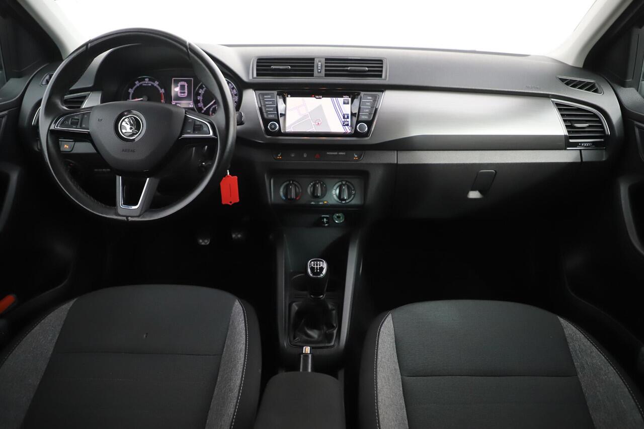 Skoda FABIA Combi 1.0 TSI Business Edition 95PK Trekhaak 16 inch LMV Navigatie Carplay Android Airco Cruise Control Parkeersensor Getint Glas