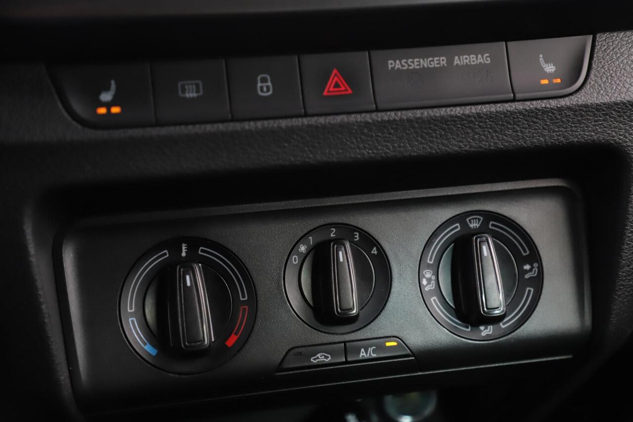 Skoda FABIA Combi 1.0 TSI Business Edition 95PK Trekhaak 16 inch LMV Navigatie Carplay Android Airco Cruise Control Parkeersensor Getint Glas