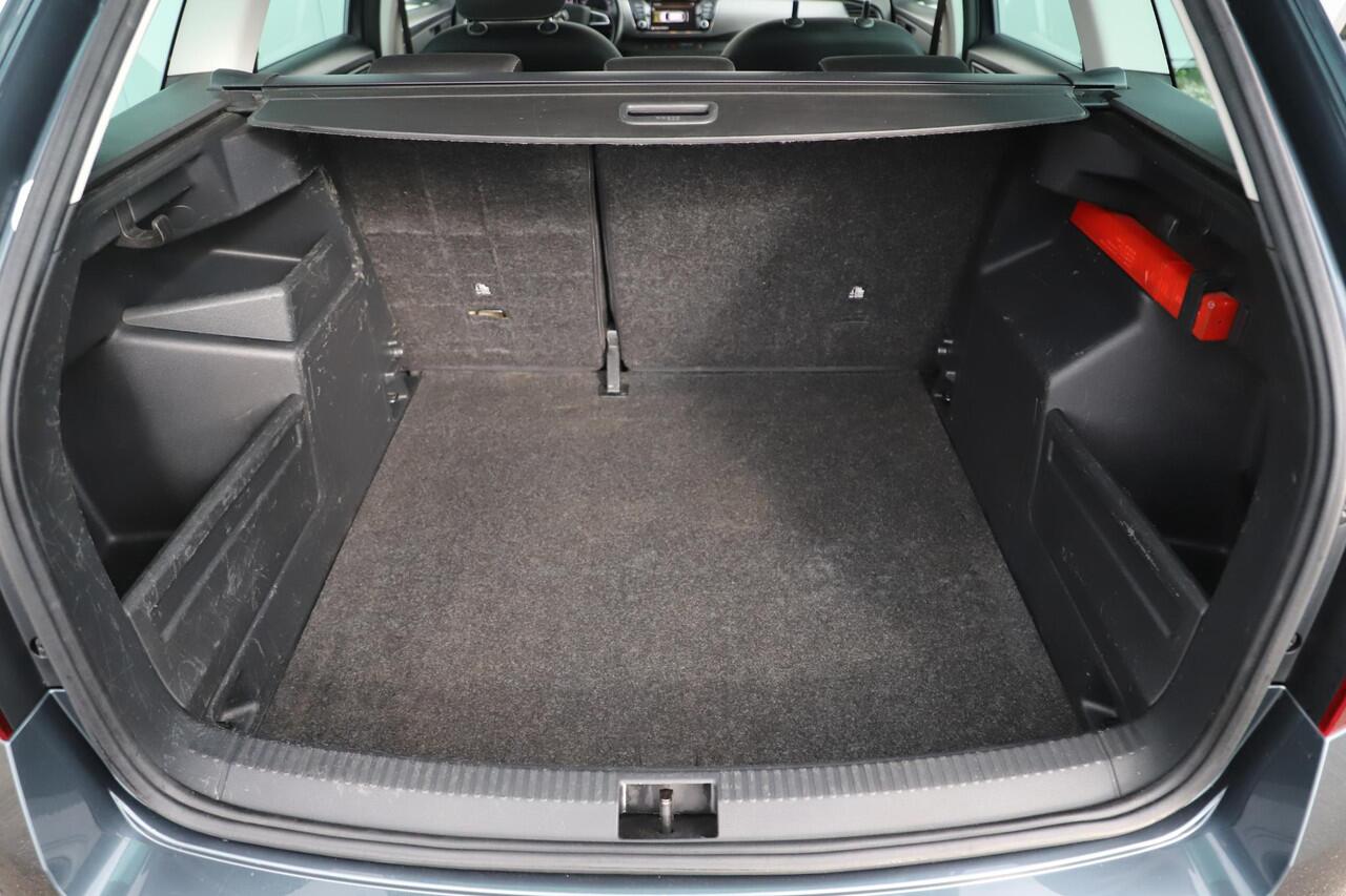 Skoda FABIA Combi 1.0 TSI Business Edition 95PK Trekhaak 16 inch LMV Navigatie Carplay Android Airco Cruise Control Parkeersensor Getint Glas