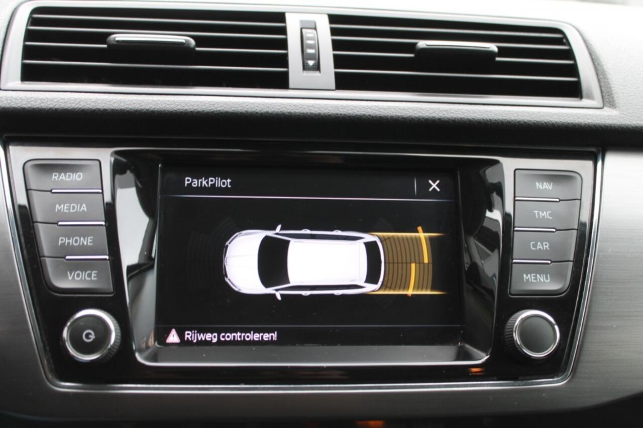 Skoda FABIA 1.0 TSI BUSINESS EDITION CLIMA CRUISE NAVI PDC TREKHAAK