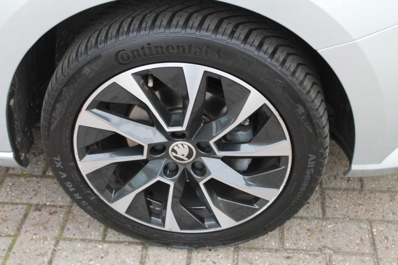 Skoda FABIA 1.0 TSI BUSINESS EDITION CLIMA CRUISE NAVI PDC TREKHAAK