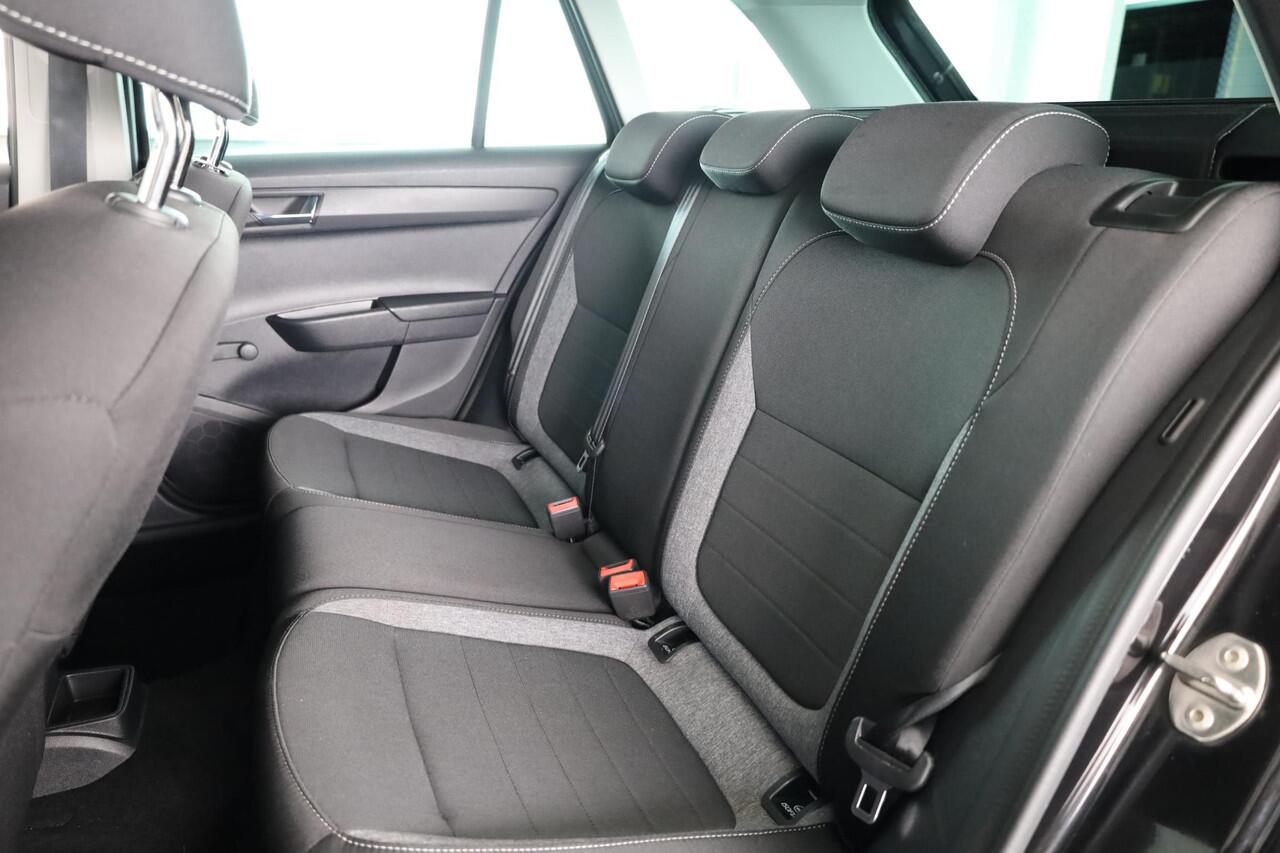 Skoda FABIA Combi 1.0 TSI Business Edition 95 pk | Navigatie via App | Parkeersensoren | Apple Carplay/Android Auto | Cruise control | Stoelverwarming |