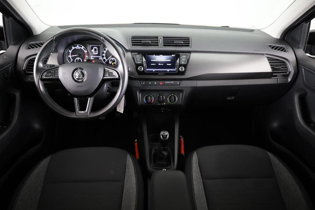 Skoda FABIA Combi 1.0 TSI Business Edition 95 pk | Navigatie via App | Parkeersensoren | Apple Carplay/Android Auto | Cruise control | Stoelverwarming |