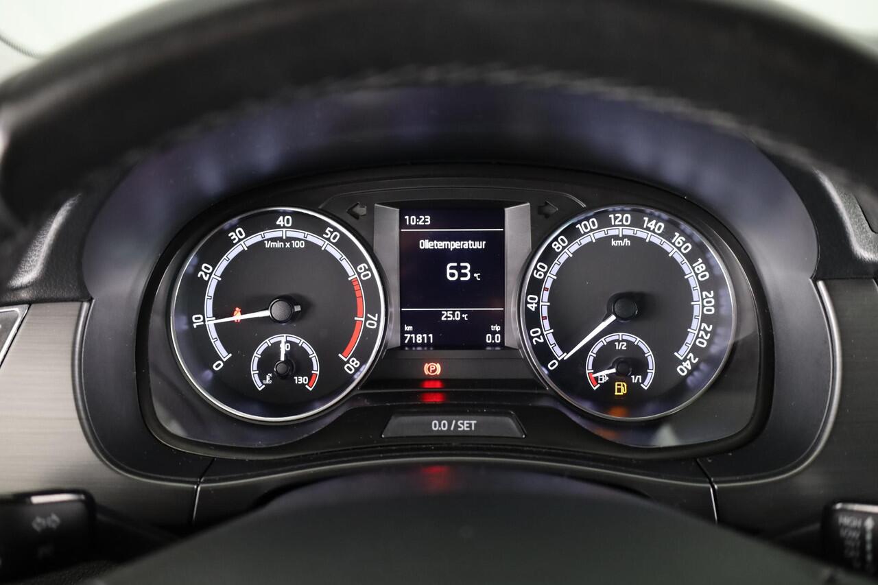 Skoda FABIA Combi 1.0 TSI Business Edition 95 pk | Navigatie via App | Parkeersensoren | Apple Carplay/Android Auto | Cruise control | Stoelverwarming |